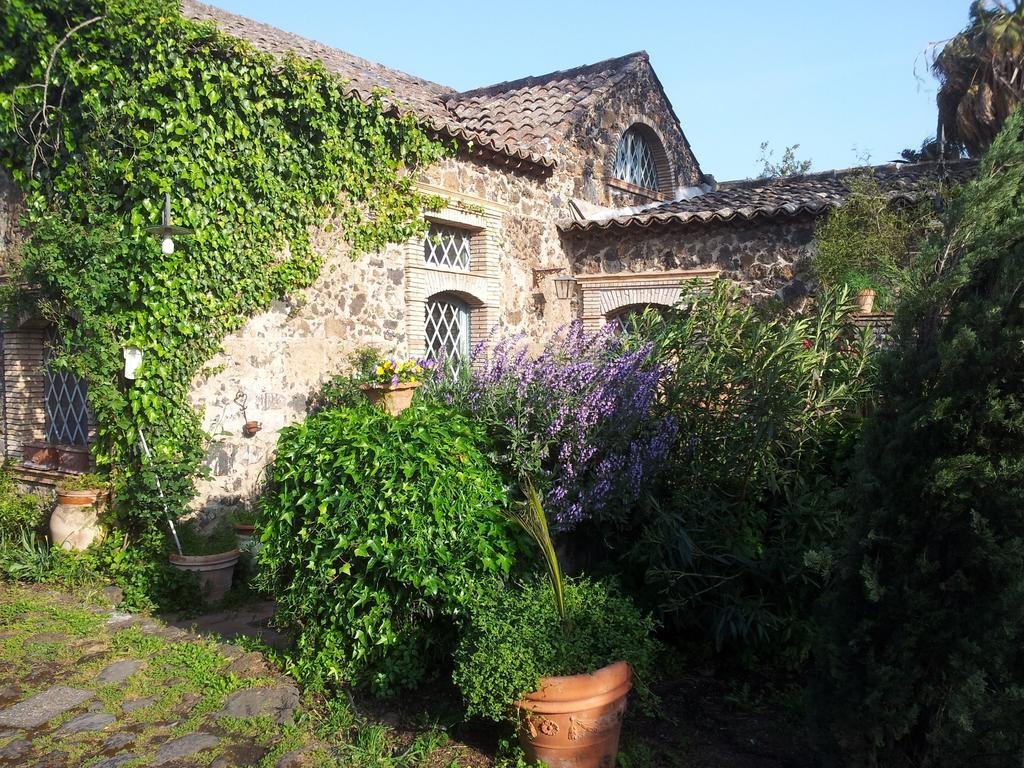 Relais De Charme - B&B Short Lets La Casa Di Francesca Sant'Agata Li Battiati Экстерьер фото